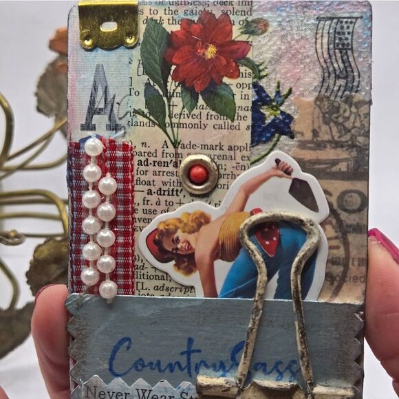 "5/$25" Pin Up Girl Summertime Artist Trading Card ATC W/Altered Holding Clip - Picture 5 of 10